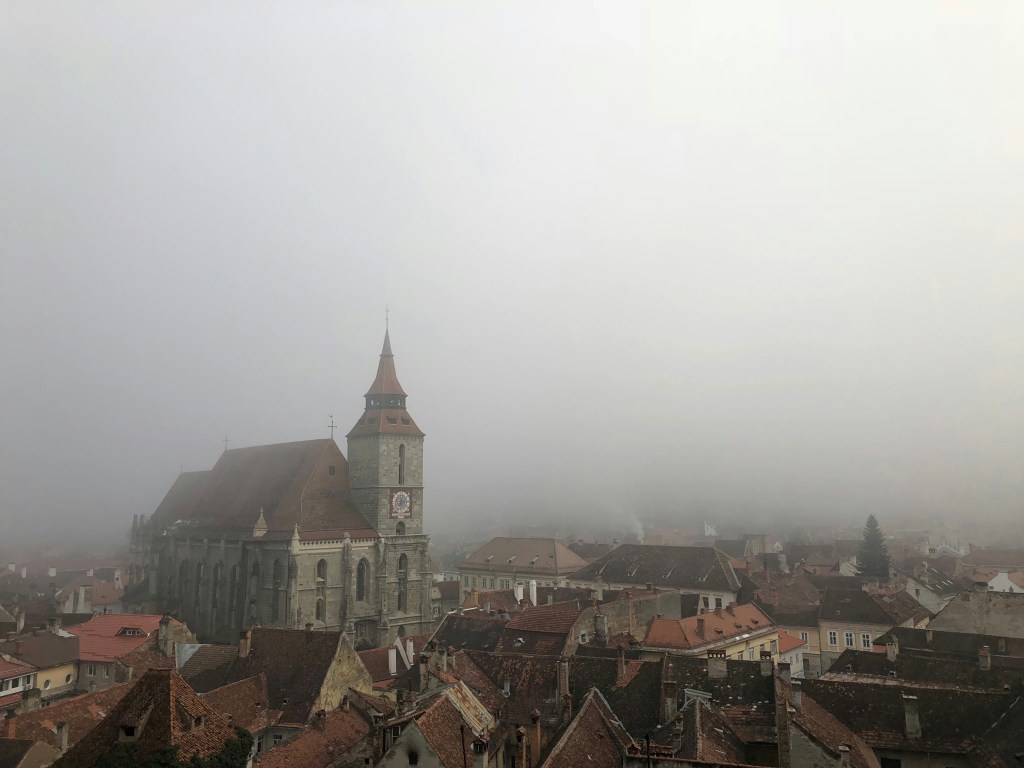 Architecture gothique de l'Église Noire centre-ville Brașov, Transylvanie Roumanie