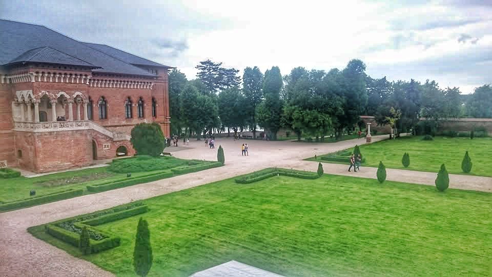 Jardins et cour intérieure du Palais de Mogoșoaia, Ilfov Roumanie